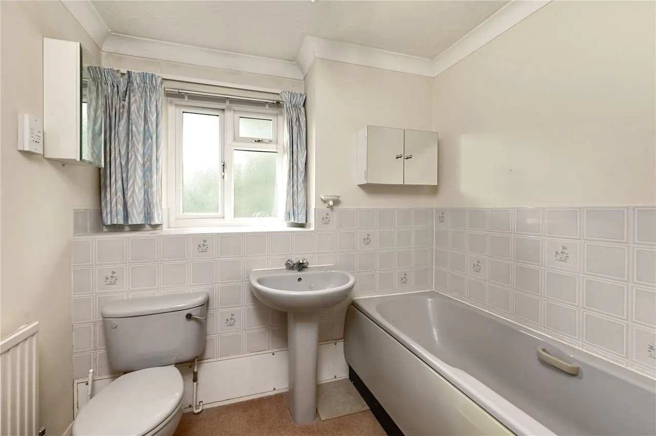Shire Avenue, Fleet, GU51, photo 9