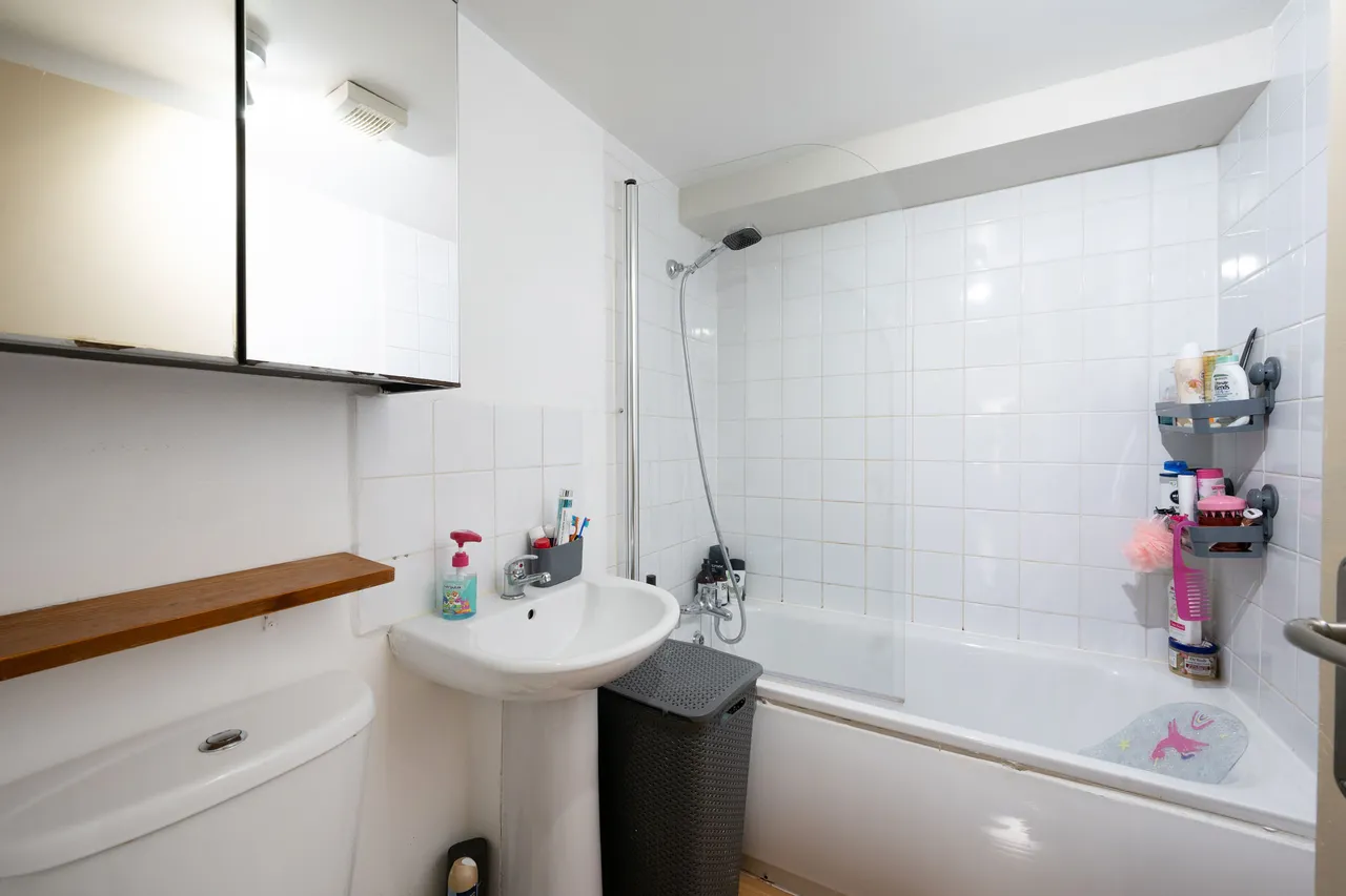 Flat B, 38-40 Roehampton High Street, London, photo 4