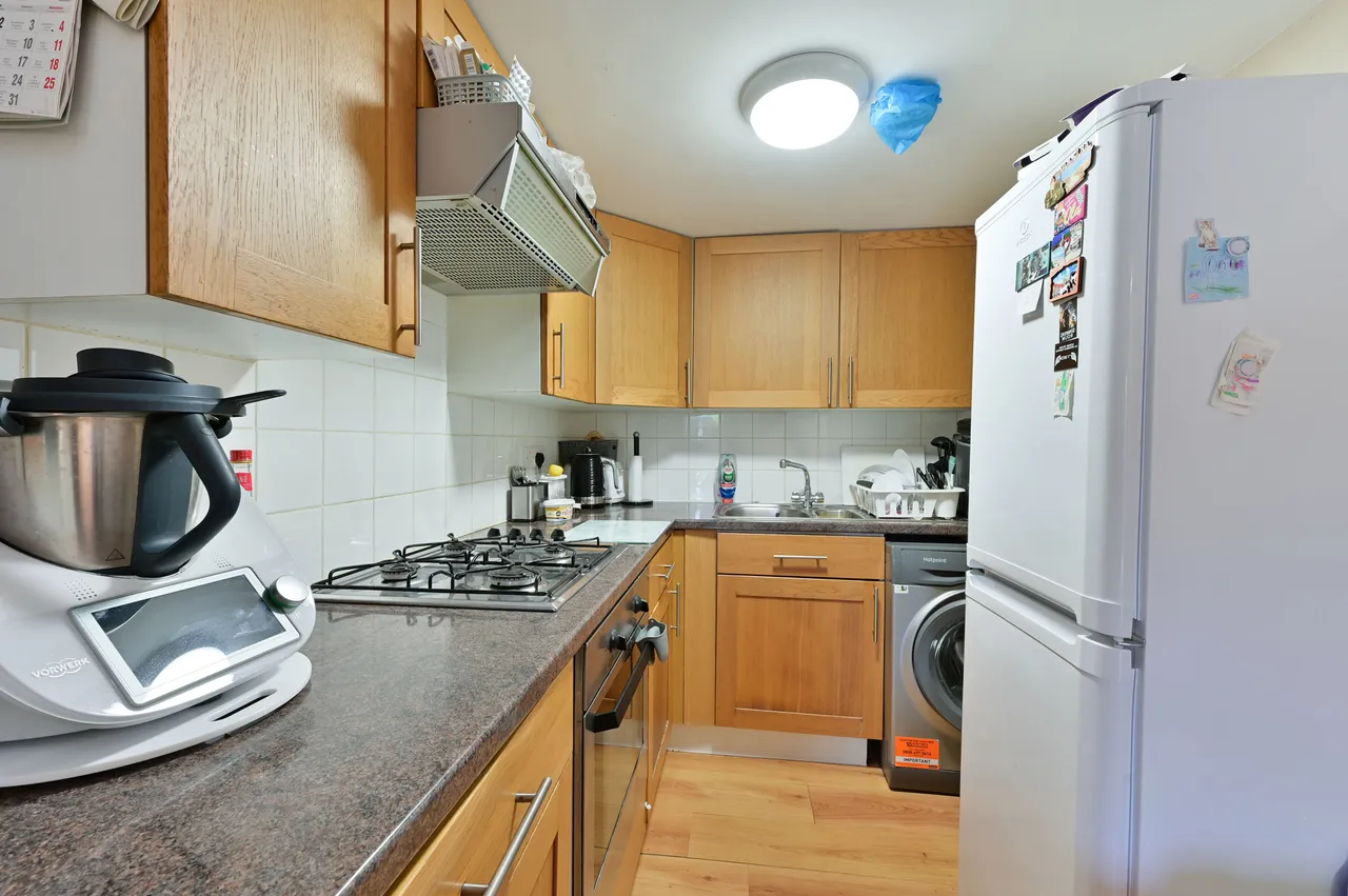 Flat B, 38-40 Roehampton High Street, London, photo 5