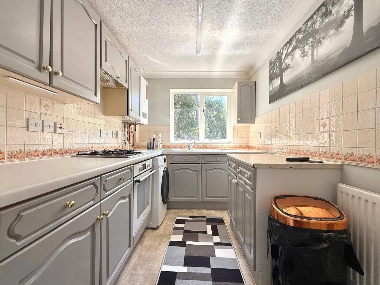 Parsonage Way, Frimley, Camberley, Surrey, GU16 8HY, photo 3
