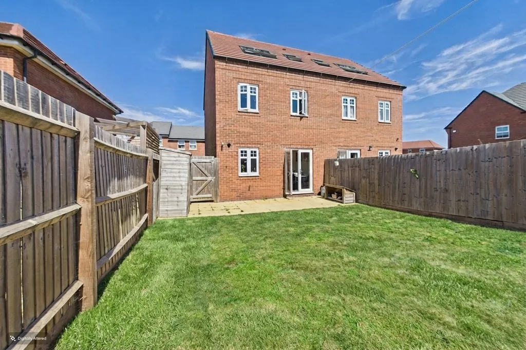 Pankhurst Close, East Leake, photo 18