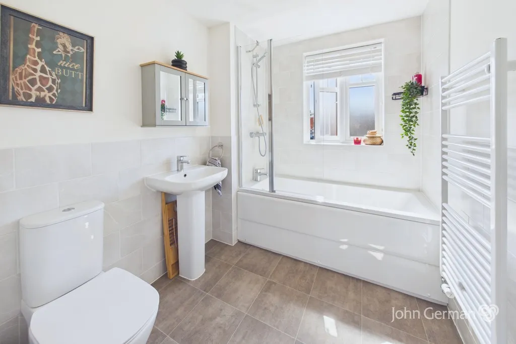 Pankhurst Close, East Leake, photo 14