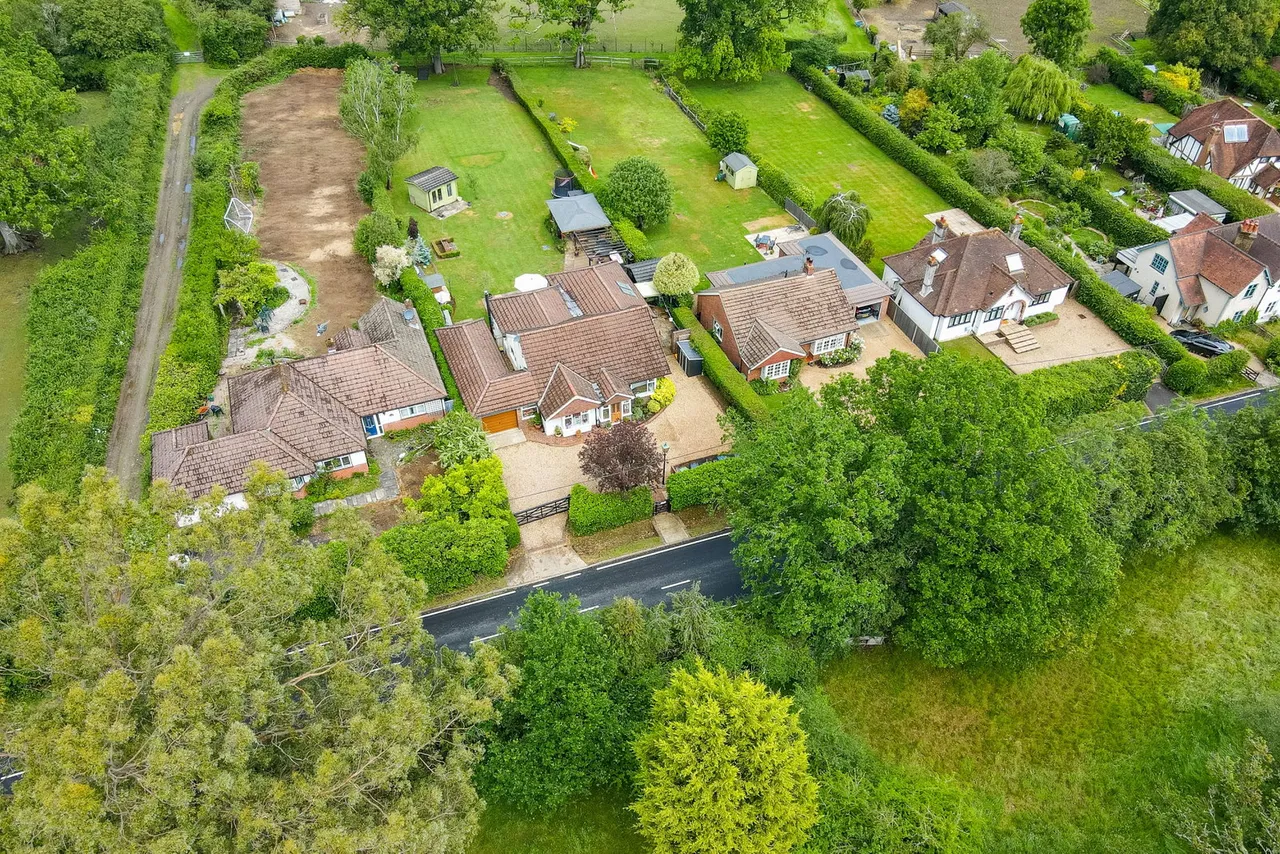 Bunce Common Road, Leigh, RH2, photo 26
