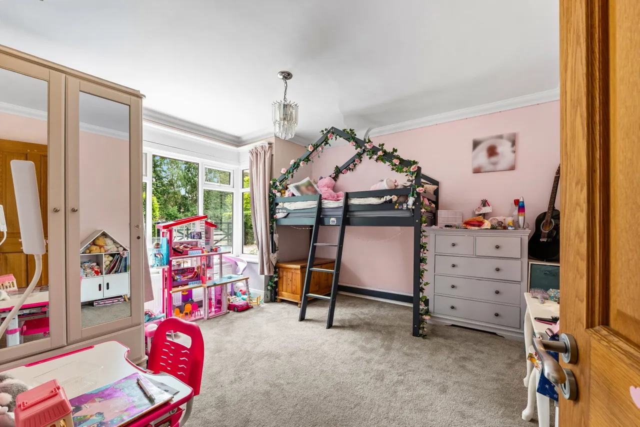 Bunce Common Road, Leigh, RH2, photo 14