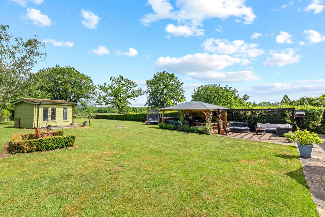 Bunce Common Road, Leigh, RH2, photo 20
