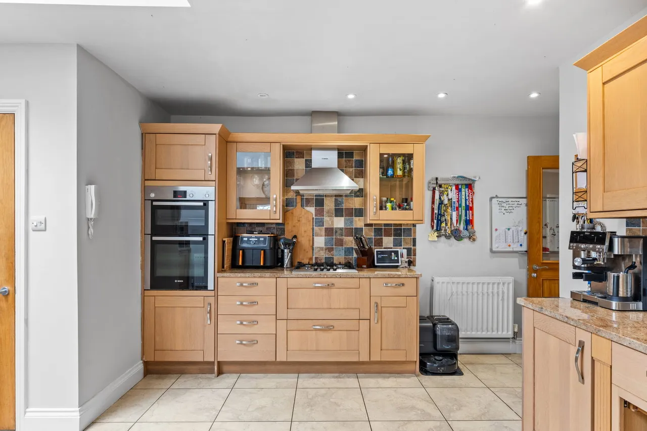 Bunce Common Road, Leigh, RH2, photo 8