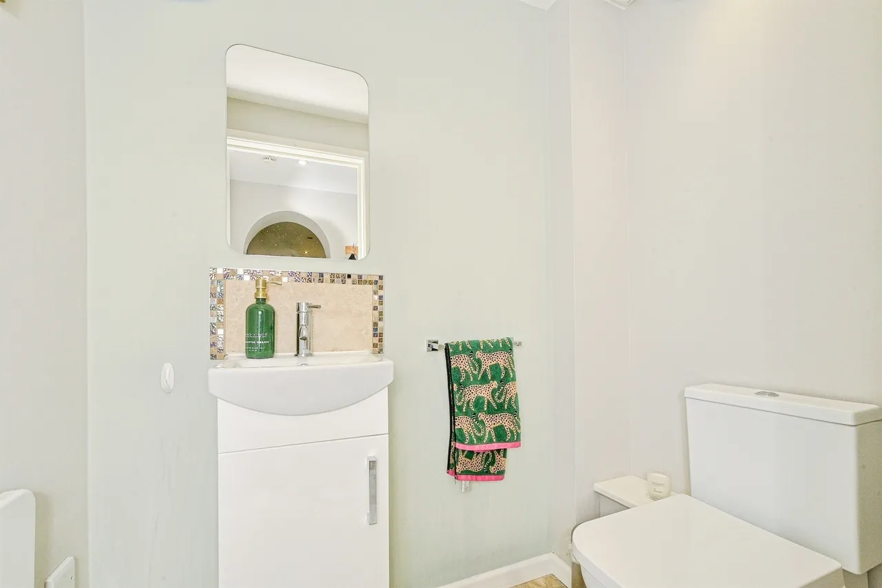 Park Close, Calne, SN11, photo 8