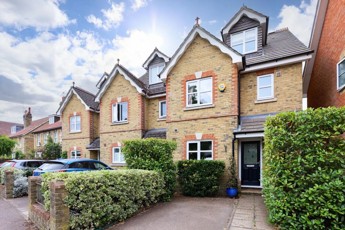4 bed house for sale, Princes Road, Weybridge, KT13