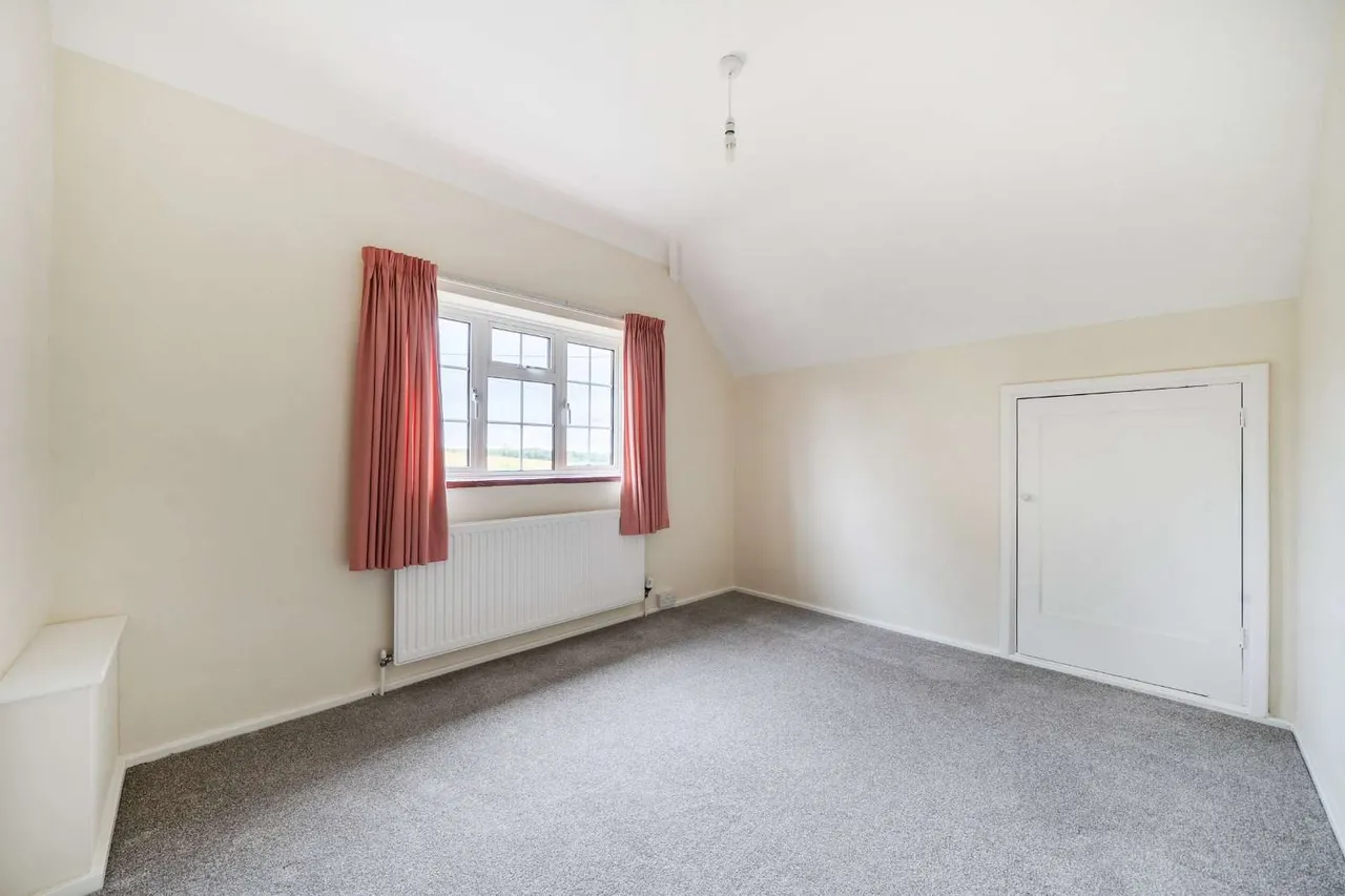 Gaston Lane, Upper Farringdon, GU34, photo 7