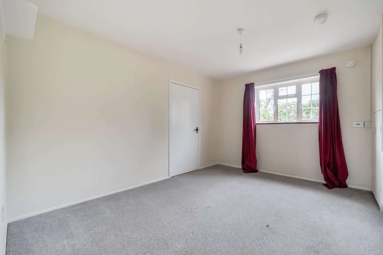 Gaston Lane, Upper Farringdon, GU34, photo 11