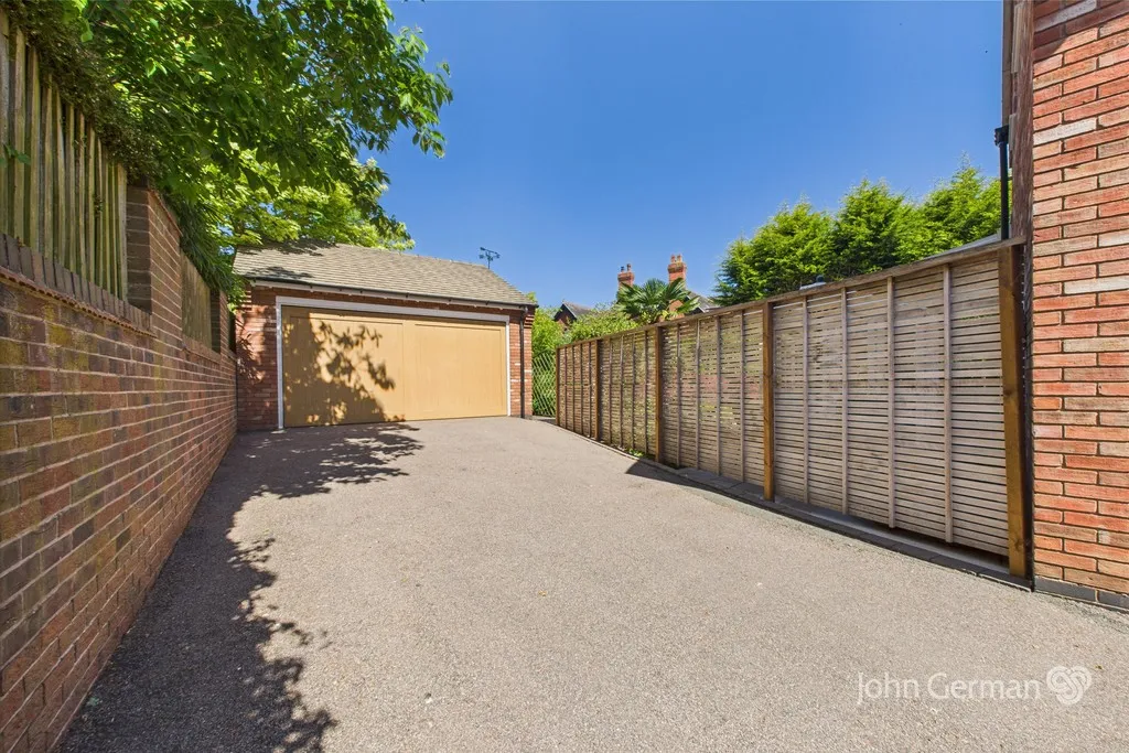 Gaiafields Road, Lichfield, photo 35