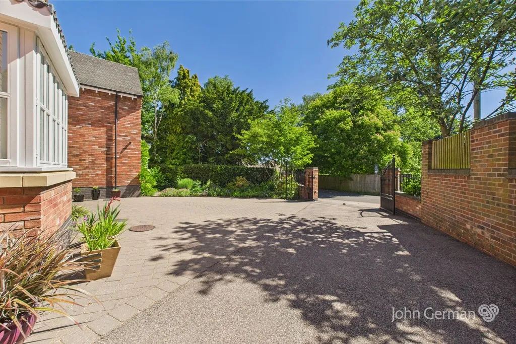 Gaiafields Road, Lichfield, photo 36