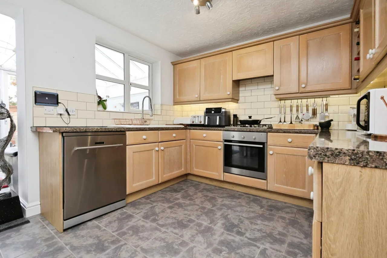 Swan Drive, Droitwich, WR9, photo 6