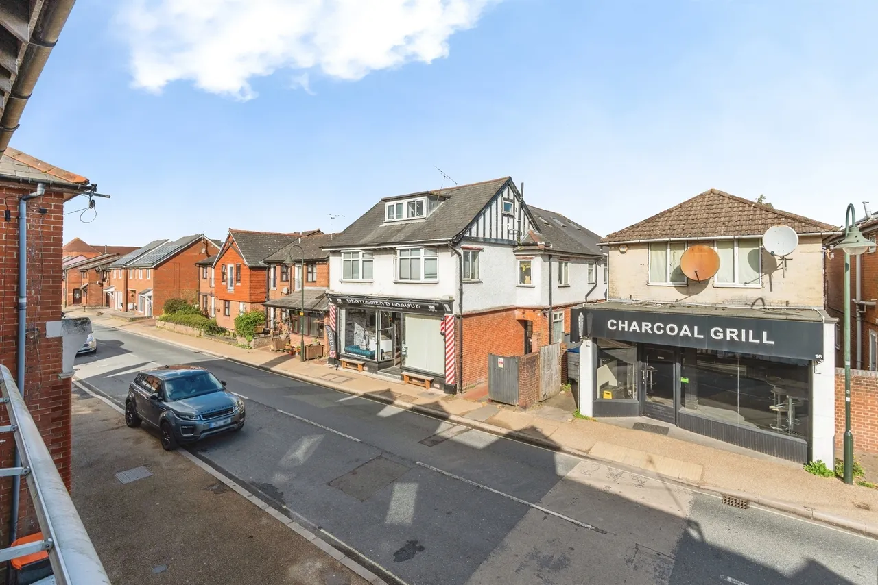 Rumbridge Street, Totton, Southampton, photo 9