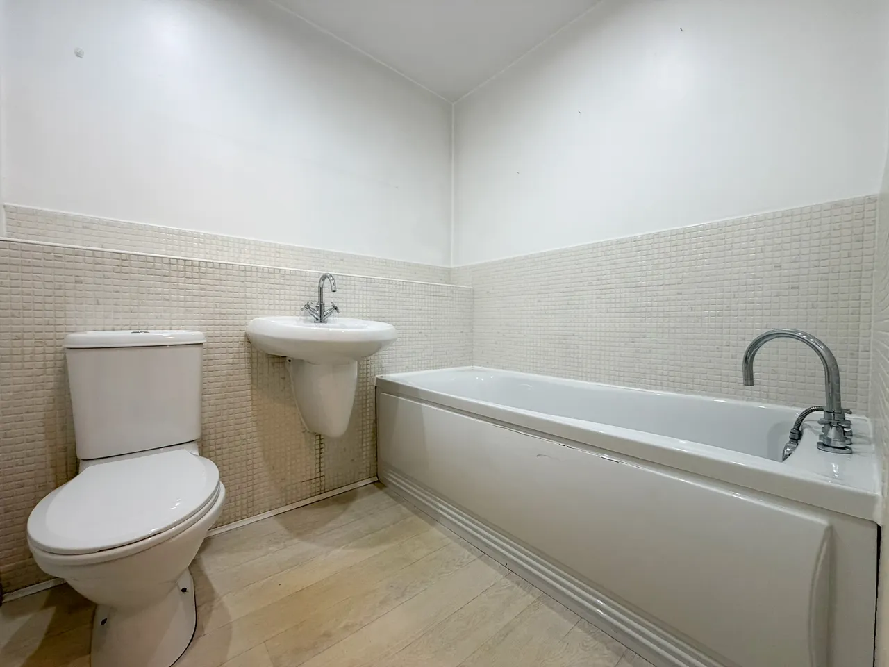 Waters Edge, Ashton-Under-Lyne, OL6, photo 13