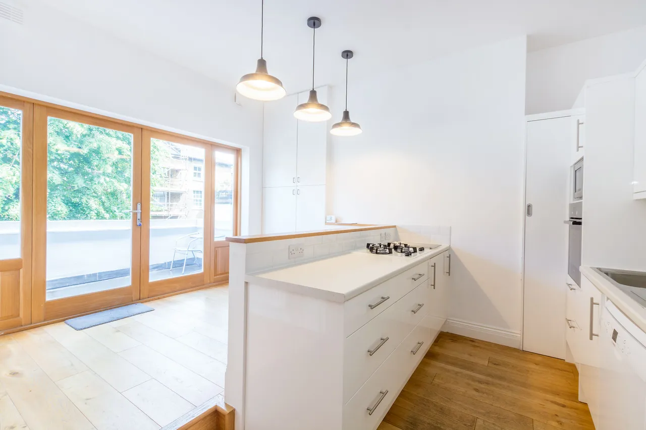 Top Floor, 15 Oakley Road, London, photo 2