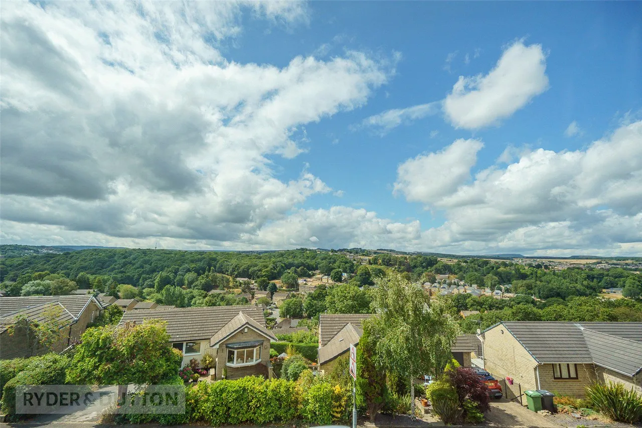 Ridings Fields, Brockholes, HD9, photo 14