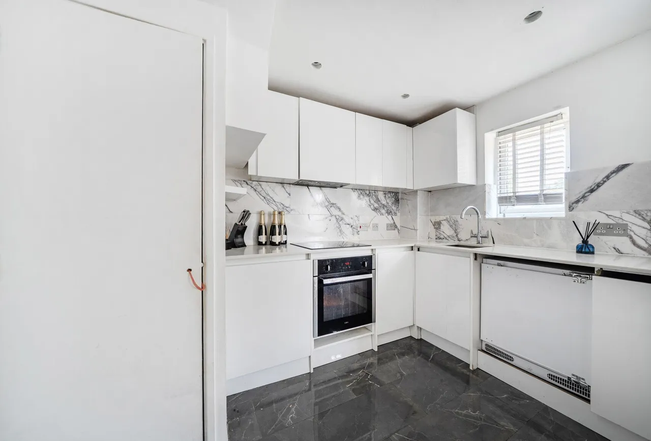 Firs Close, Mitcham, CR4 1AX, photo 5