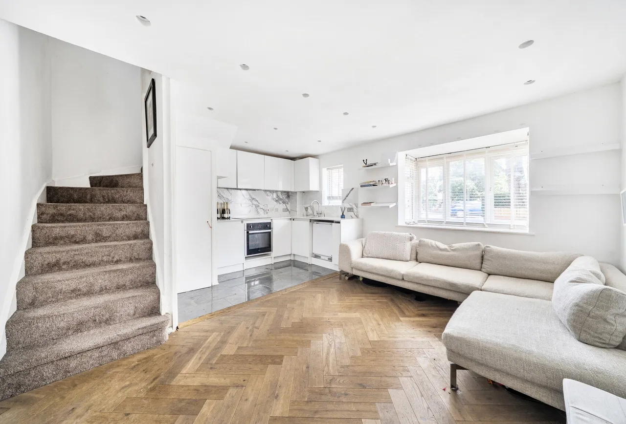 Firs Close, Mitcham, CR4 1AX, photo 3