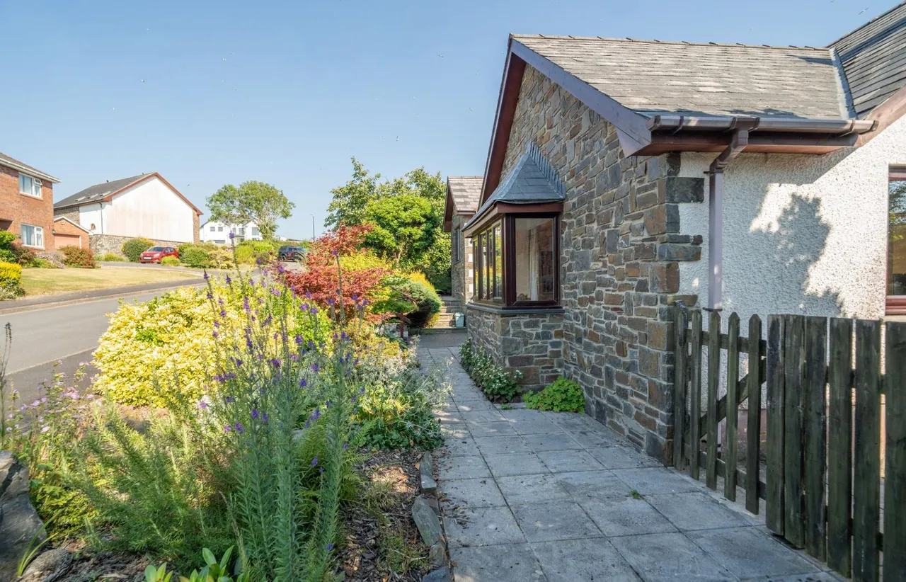 Lon Llewelyn, Waunfawr, SY23, photo 47