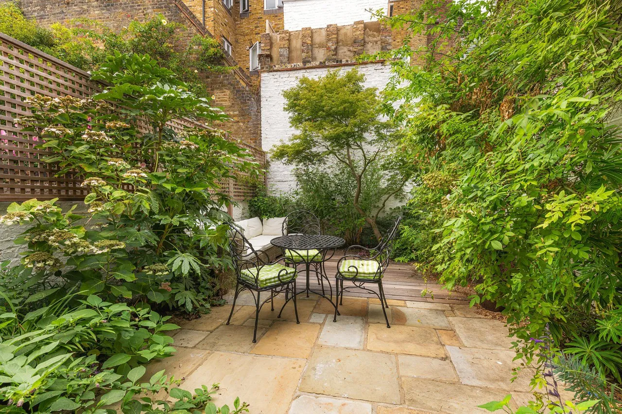 Bedford Gardens, Kensington, London, W8 7EH, photo 2