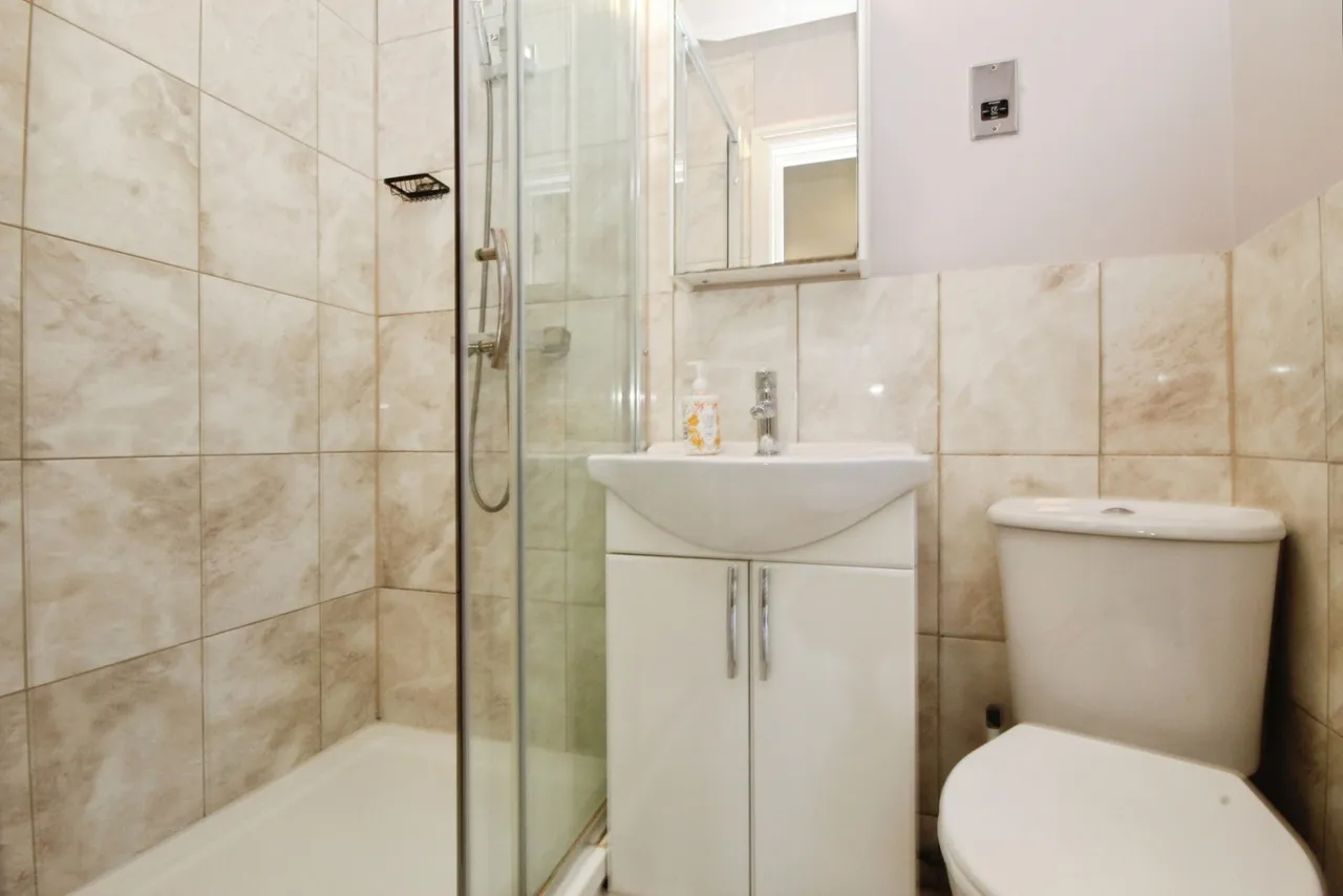 Langham Place, Egham, TW20, photo 7