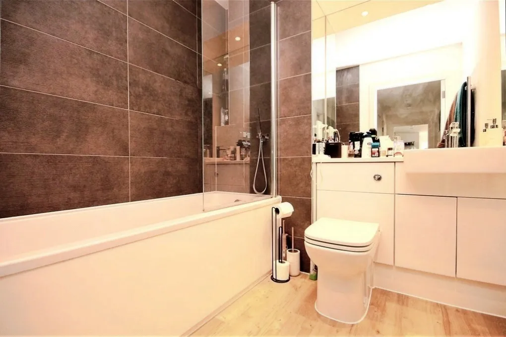 Fairfield Avenue, Staines-upon-Thames, TW18, photo 4