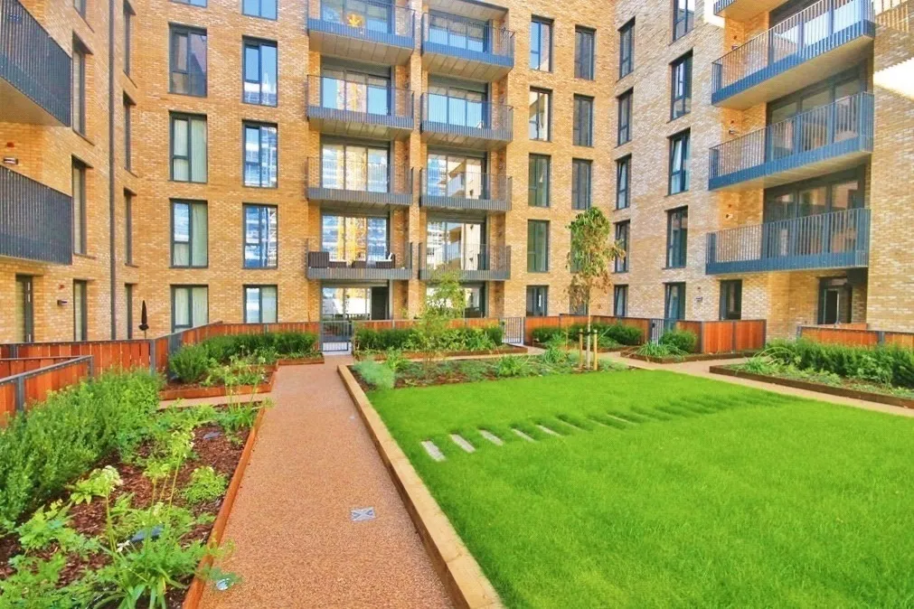 Fairfield Avenue, Staines-upon-Thames, TW18, photo 6