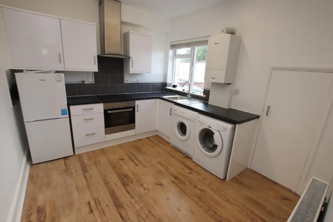 2 bed flat to rent, Prospect Street, Caversham, RG4