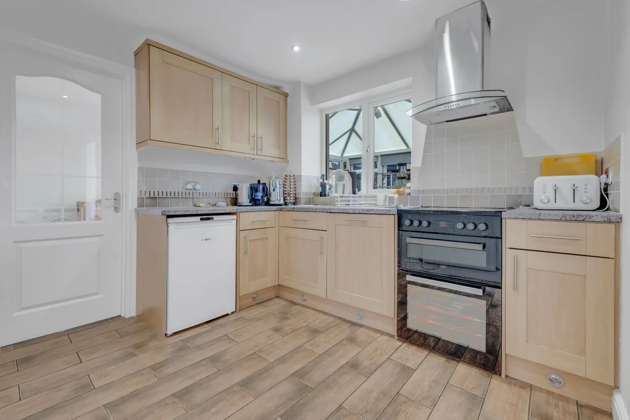 Cumberland Close, Kingswinford, DY6, photo 8