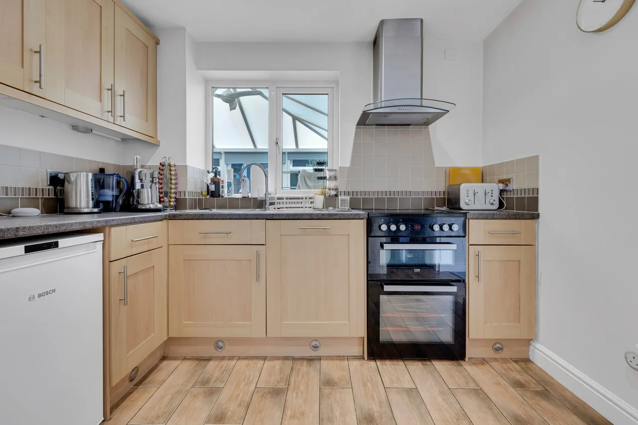 Cumberland Close, Kingswinford, DY6, photo 9