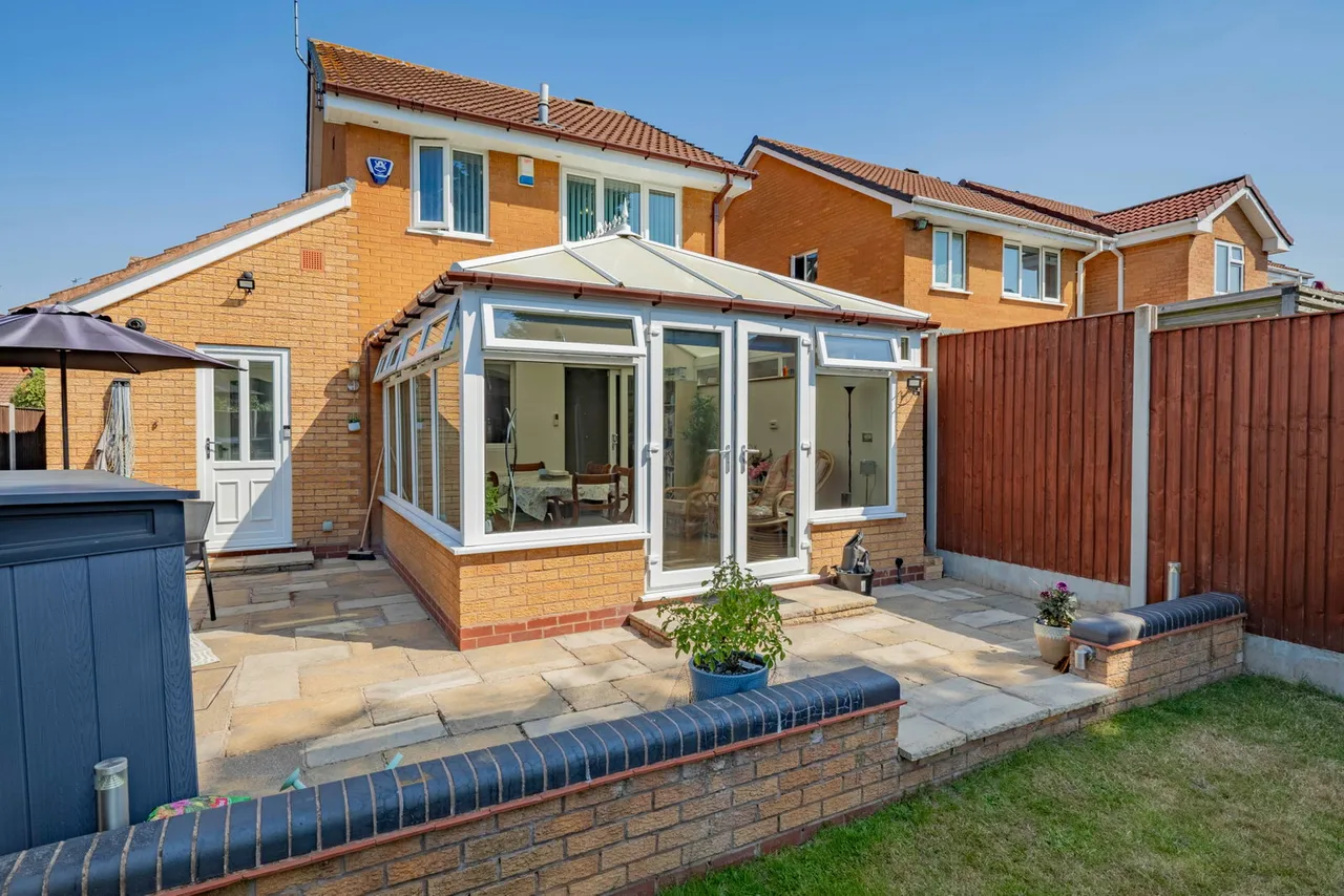 Cumberland Close, Kingswinford, DY6, photo 32