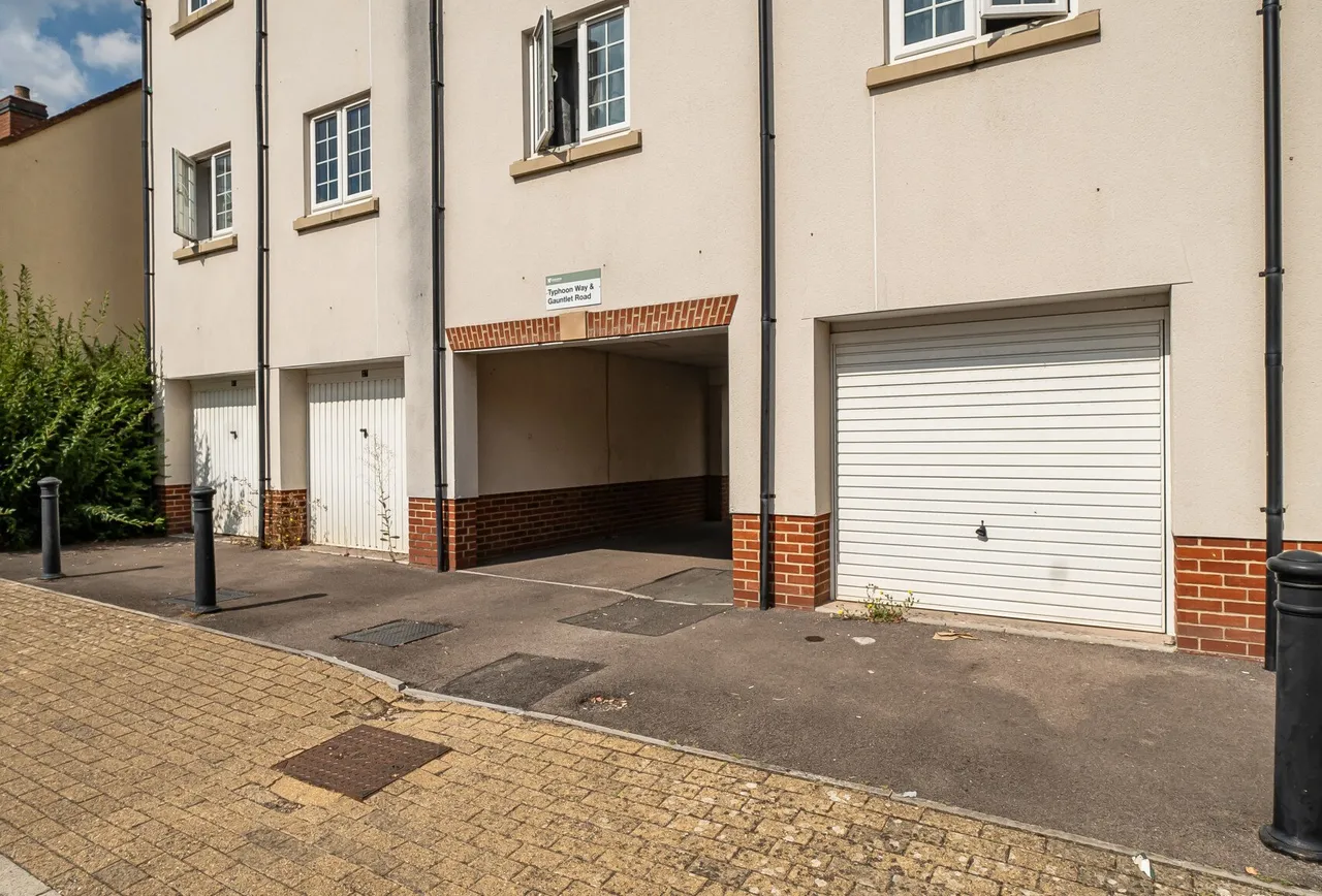 Gauntlet Road, Gloucestershire, Brockworth, GL3 4EB, photo 7