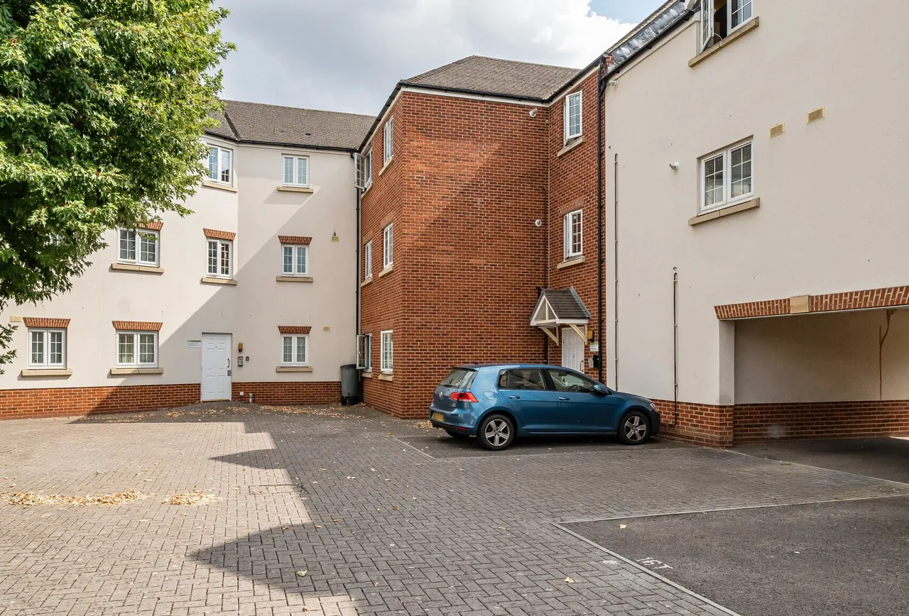 Gauntlet Road, Gloucestershire, Brockworth, GL3 4EB, photo 8