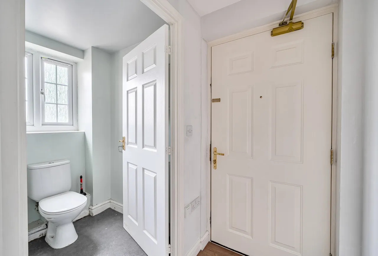Gauntlet Road, Gloucestershire, Brockworth, GL3 4EB, photo 9