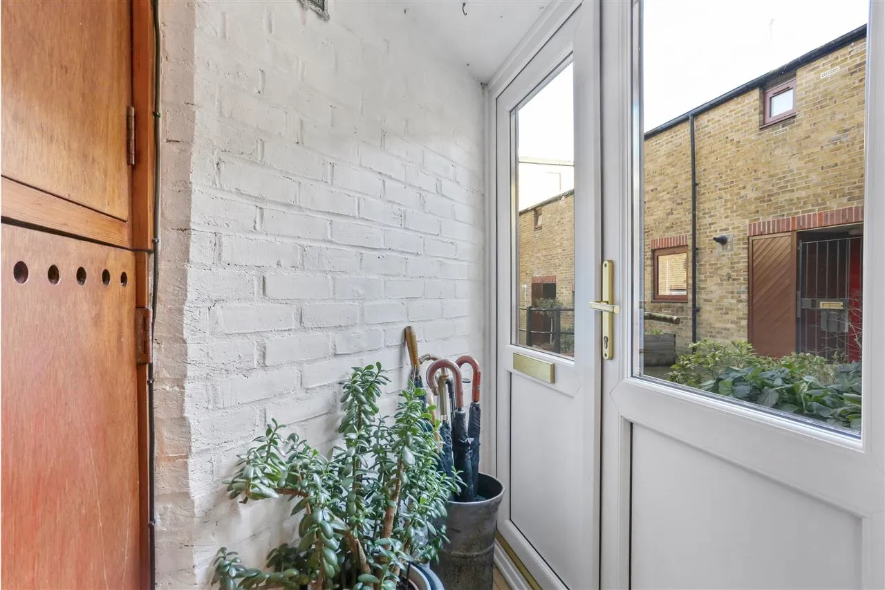 Larch Close, Bredgar Road, London, photo 19