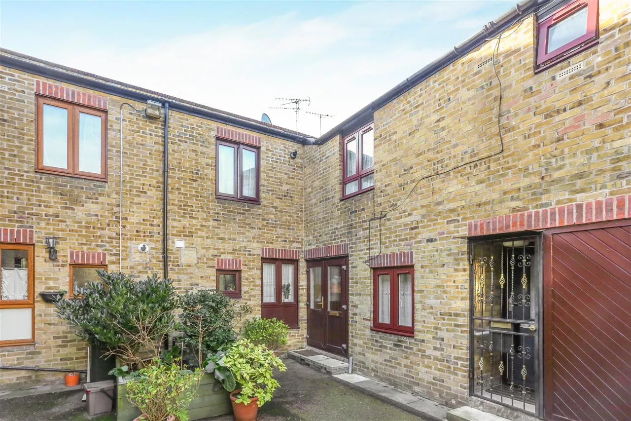 Larch Close, Bredgar Road, London, photo 13