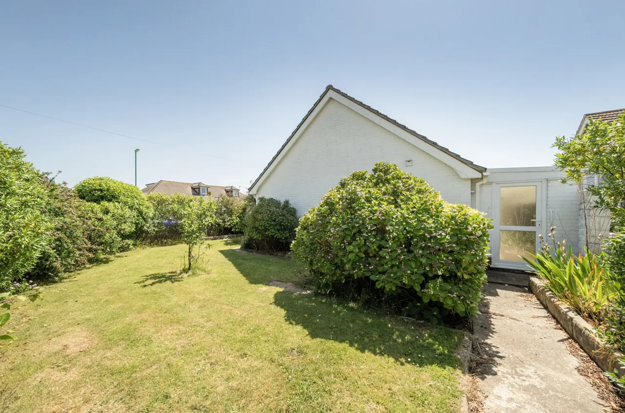 Coney Close, East Wittering, PO20, photo 17