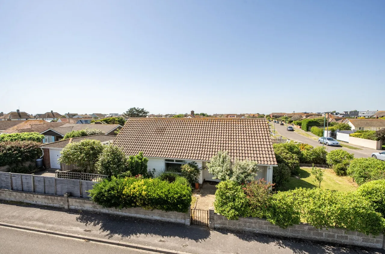 Coney Close, East Wittering, PO20, photo 19
