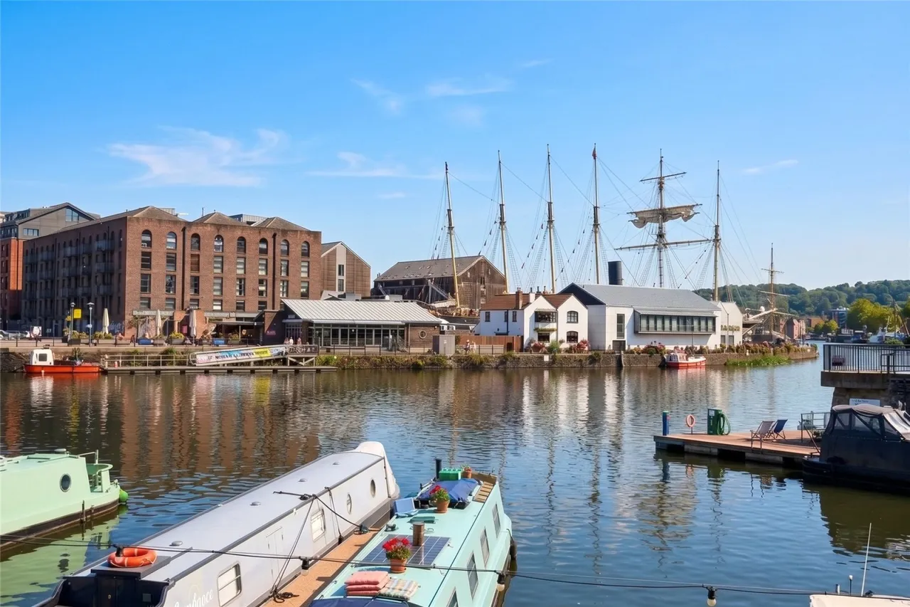 Millennium Promenade, Bristol, BS1, photo 19