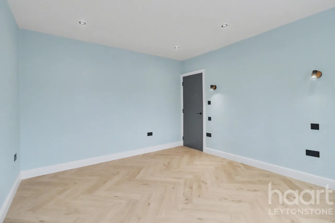 Bulwer Road, London, E11, photo 13