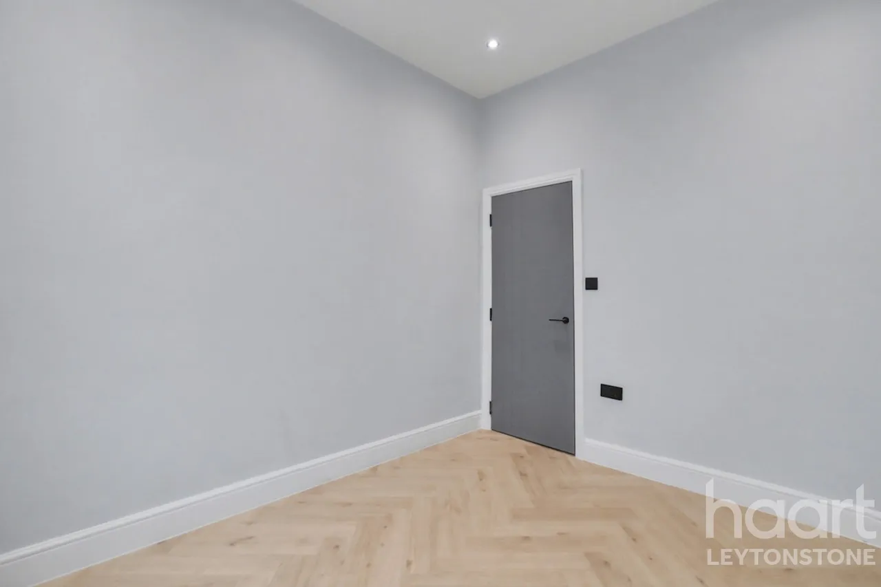 Bulwer Road, London, E11, photo 6