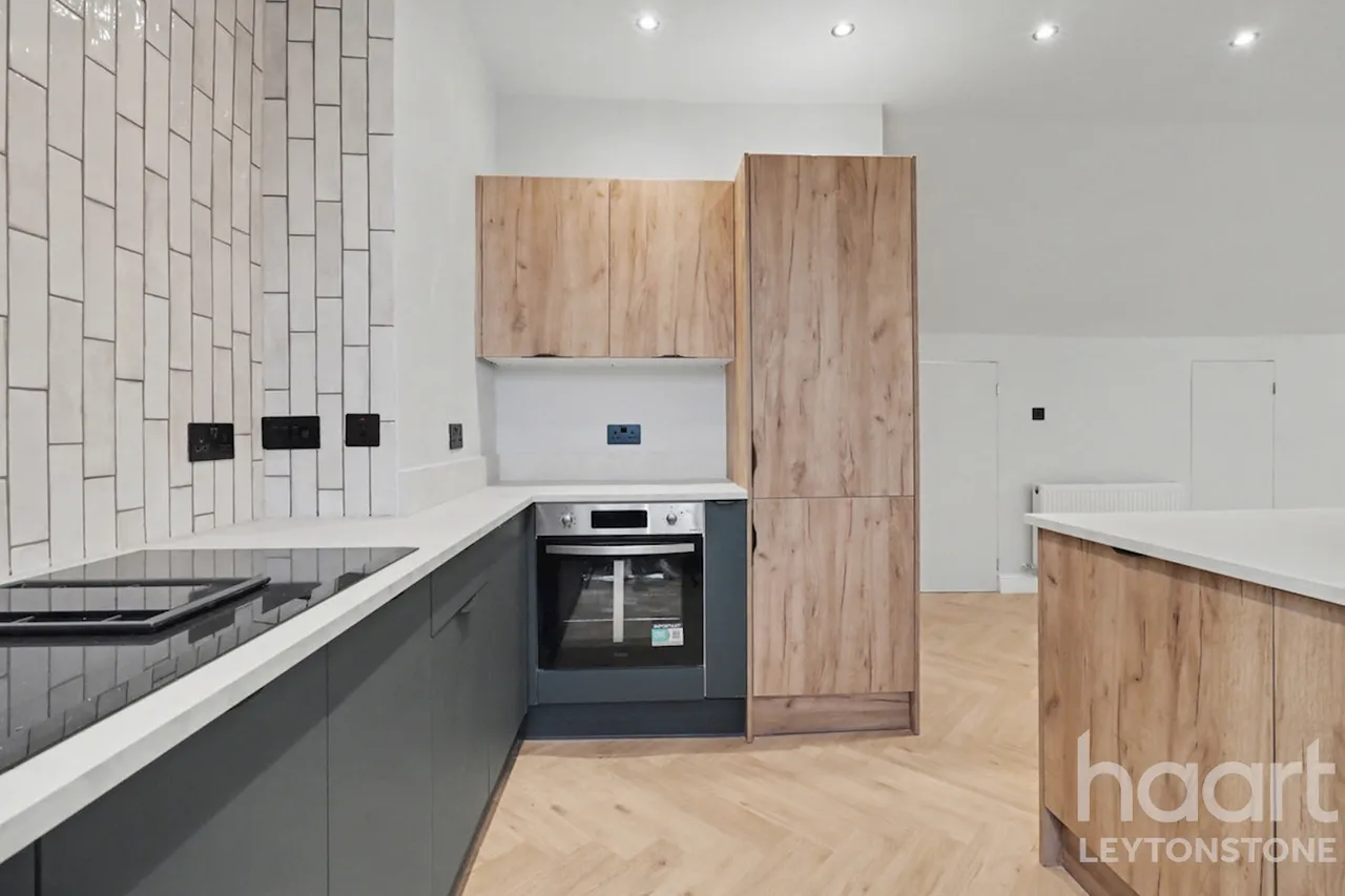 Bulwer Road, London, E11, photo 20