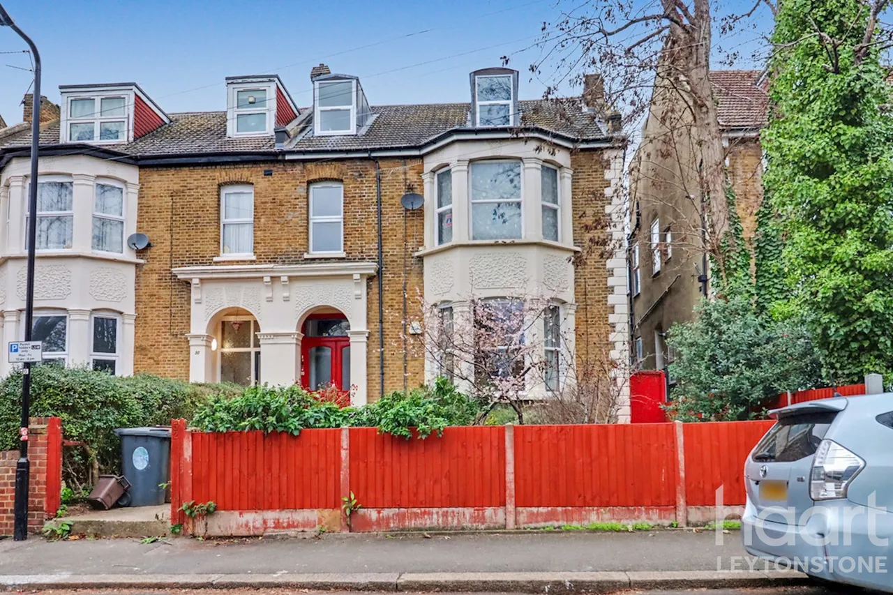 2 bed flat for sale, Bulwer Road, London, E11