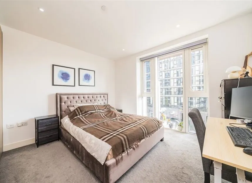 Vaughan Way, E1W, photo 7