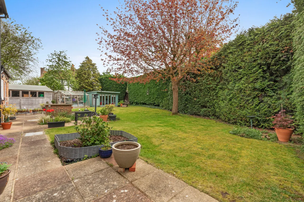Yew Tree Close, Stoke Mandeville, HP22, photo 17