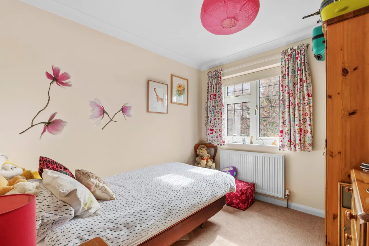 Yew Tree Close, Stoke Mandeville, HP22, photo 14