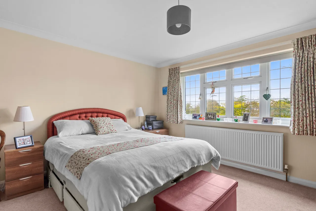 Yew Tree Close, Stoke Mandeville, HP22, photo 11