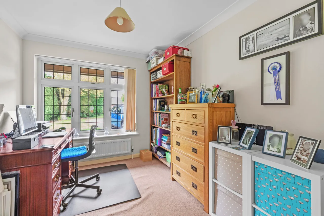 Yew Tree Close, Stoke Mandeville, HP22, photo 8