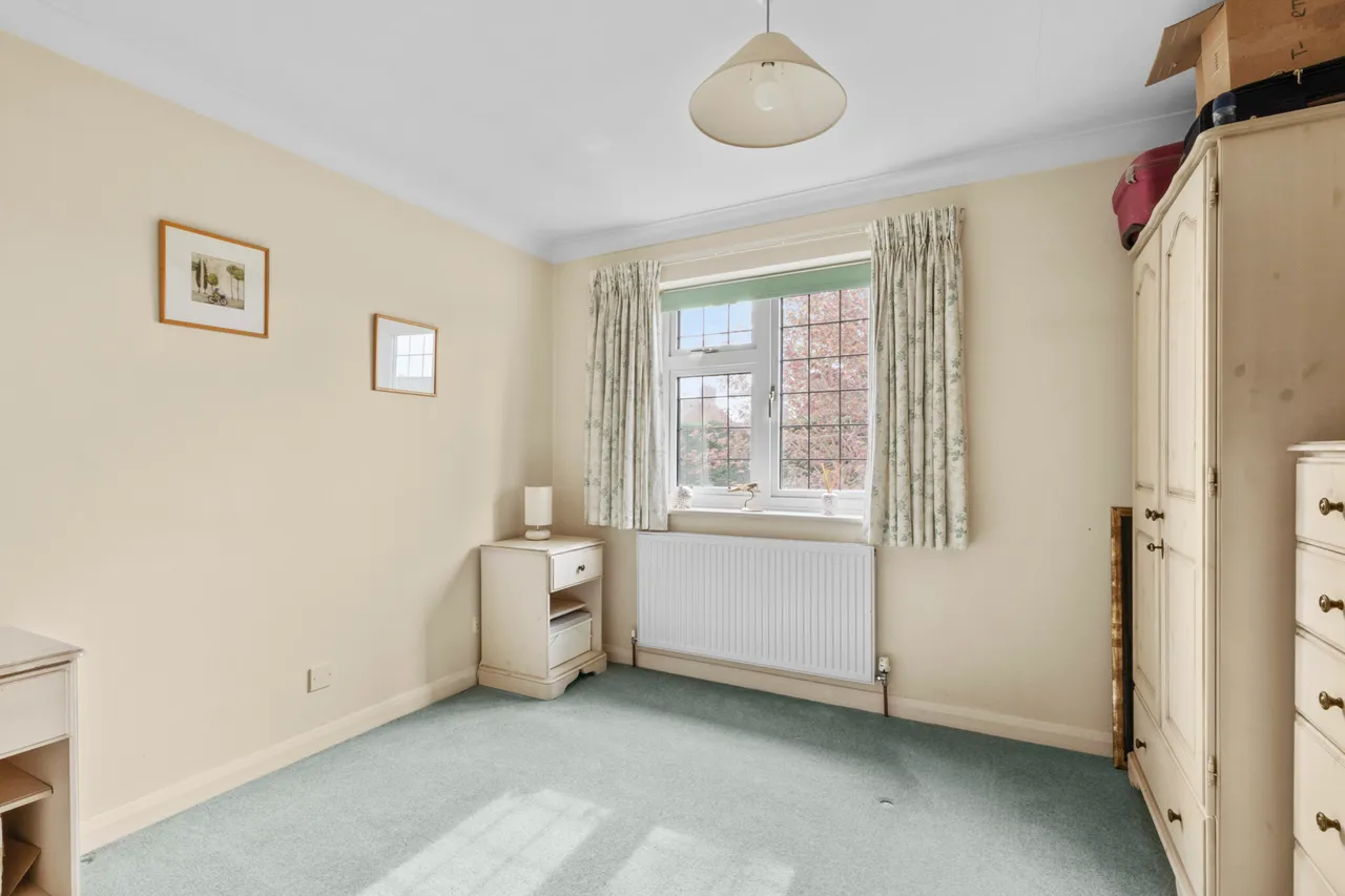 Yew Tree Close, Stoke Mandeville, HP22, photo 15